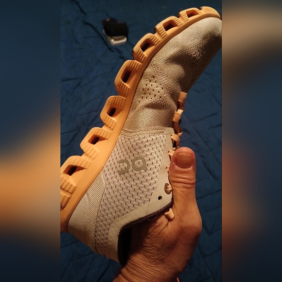 OnCloud X Running shoes | Size 6.5 W - Picture 2 of 9